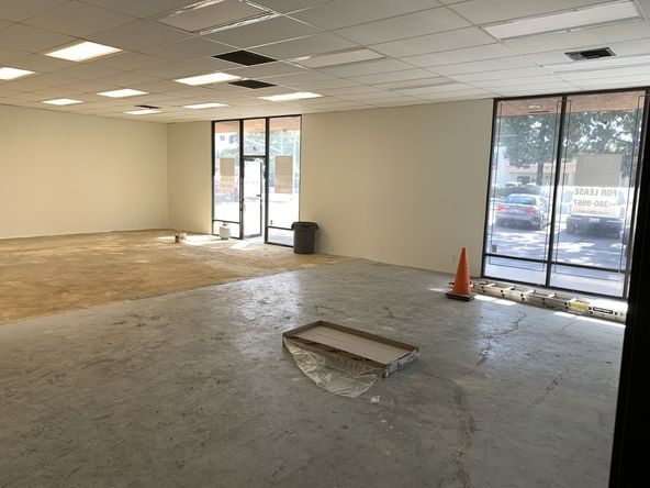 Sequoia Plaza: 1951 Sequoia Ave, Simi Valley, CA 93063